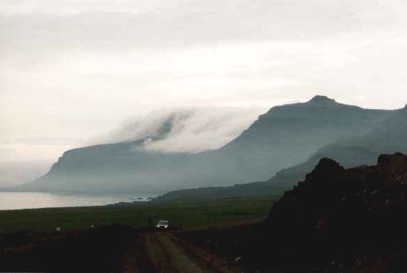 Ostfjorde im Nebel