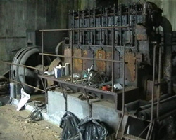Schiffsmotor und Generator